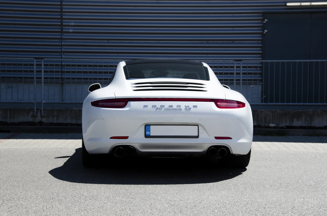 2013 Porsche 991 Carrera 4 - Image 6 of 31