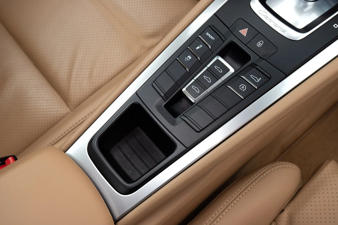 2013 Porsche 991 Carrera 4S - Image 27 of 31