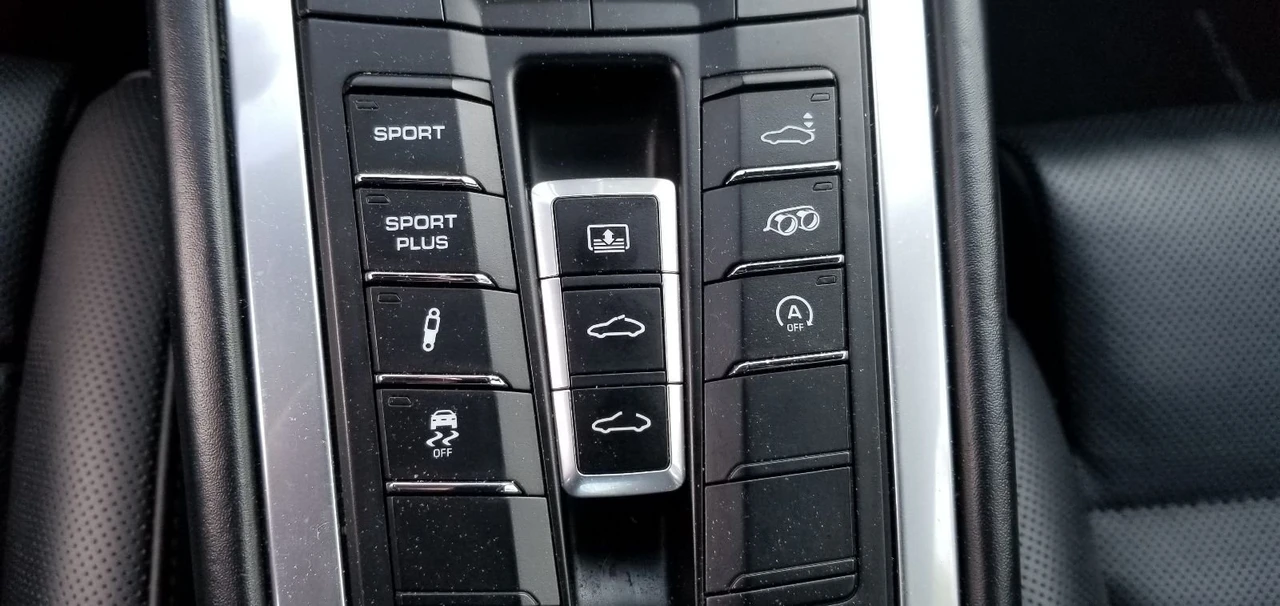 2013 Porsche 991 Carrera 4S - Image 15 of 24