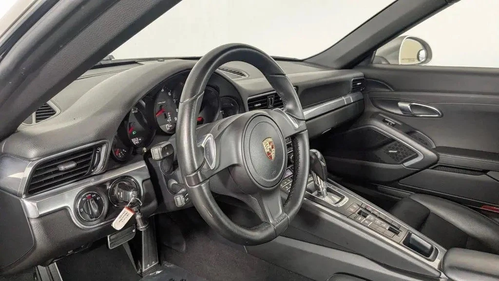 2013 Porsche 991 Carrera - Image 10 of 31