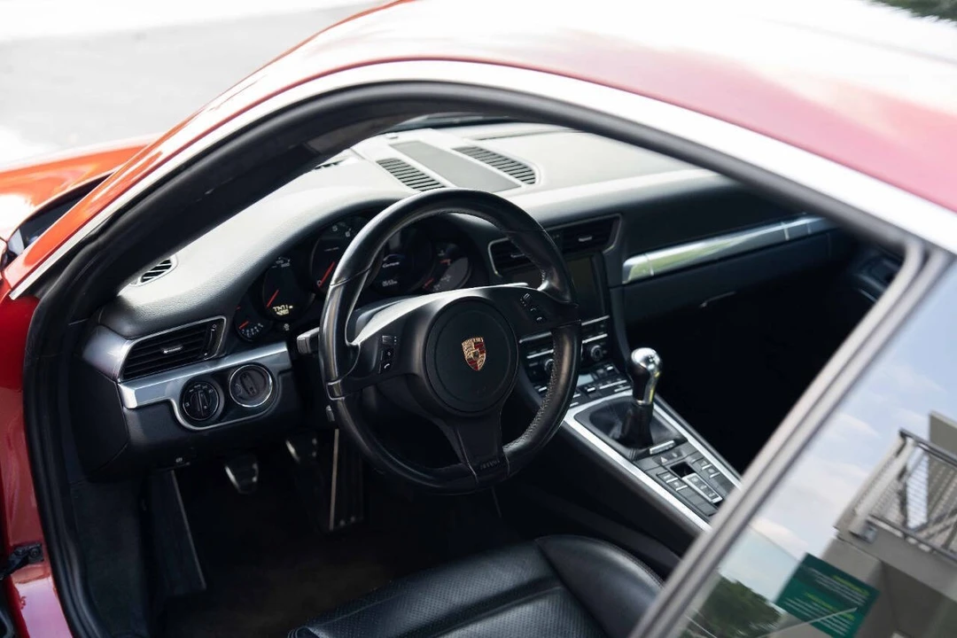 2013 Porsche 991 Carrera - Image 27 of 31