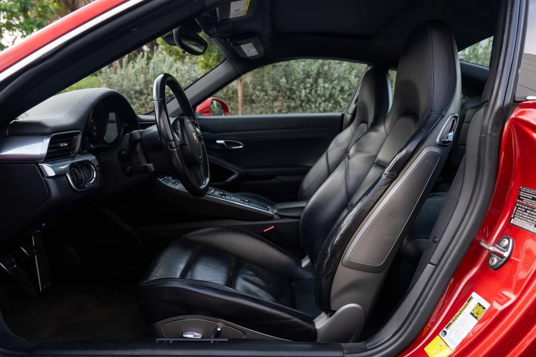 2013 Porsche 991 Carrera - Image 27 of 31
