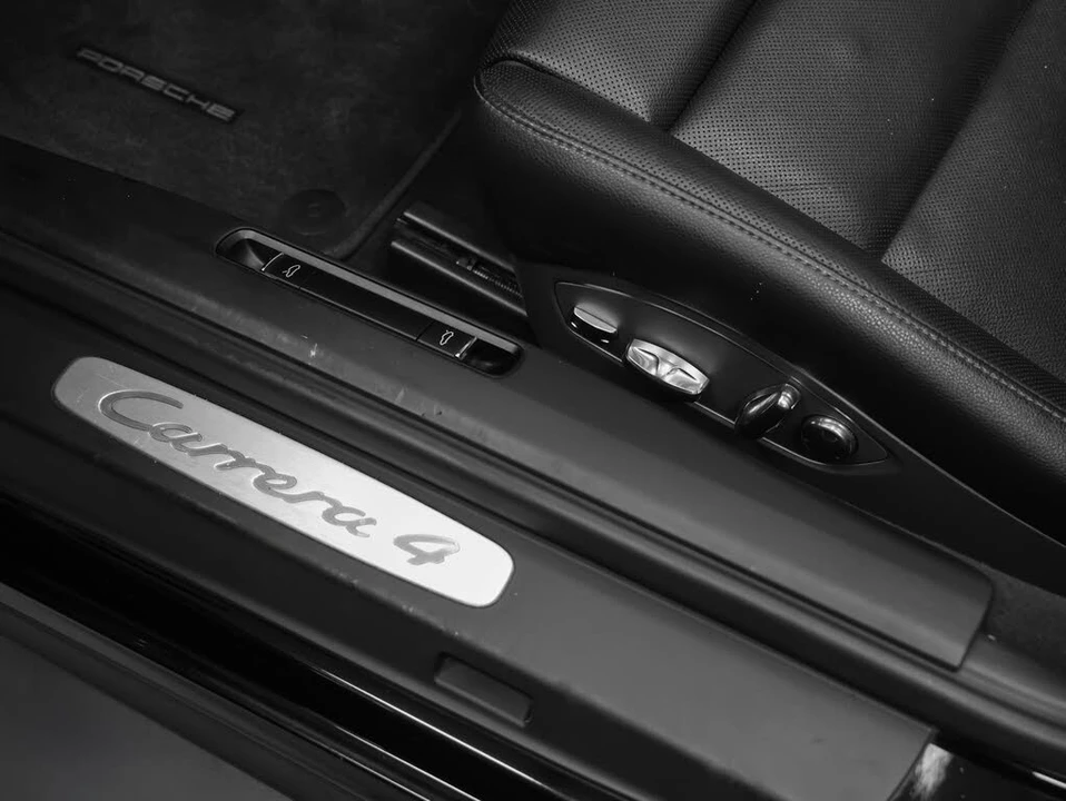 2013 Porsche 991 Carrera 4 - Image 27 of 31