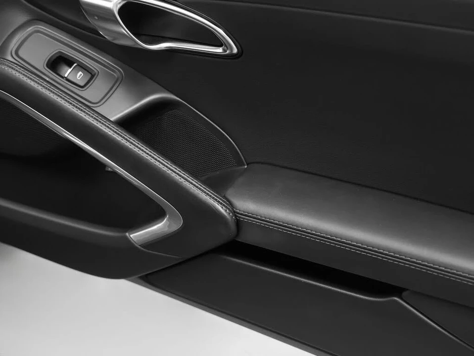2013 Porsche 991 Carrera 4 - Image 25 of 31