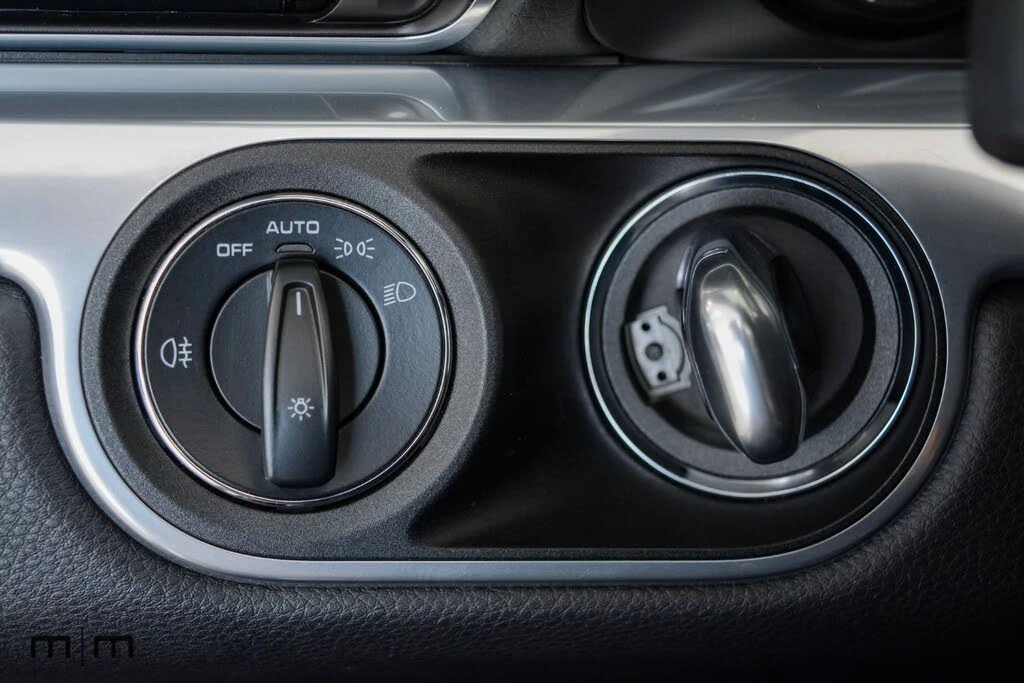 2013 Porsche 991 Carrera 4 - Image 25 of 31