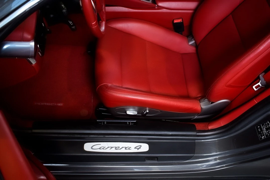 2013 Porsche 991 Carrera 4 - Image 25 of 30