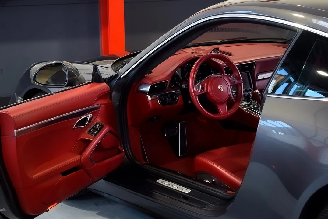 2013 Porsche 991 Carrera 4 - Image 22 of 30