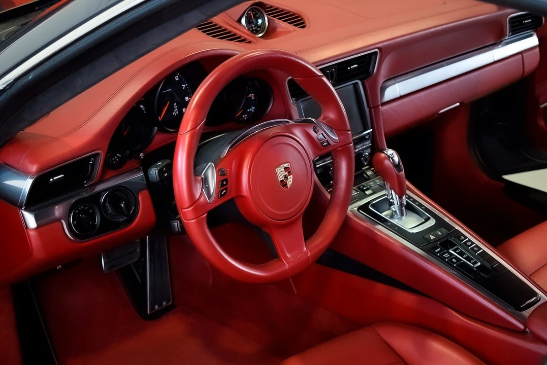 2013 Porsche 991 Carrera 4 - Image 27 of 30