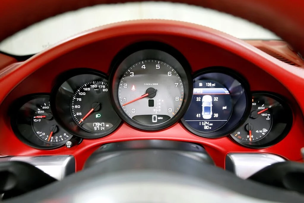 2013 Porsche 991 Carrera 4S - Image 11 of 31