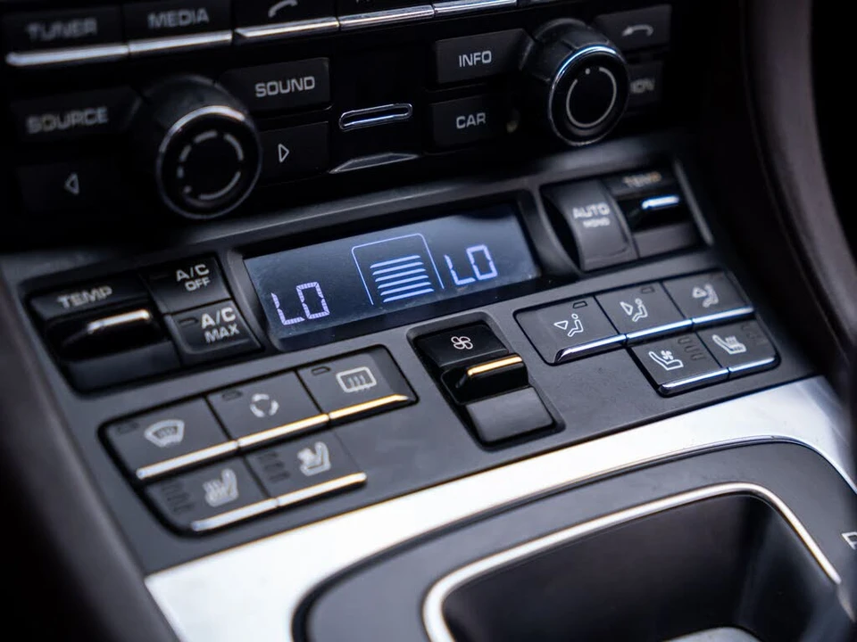 2013 Porsche 991 Carrera 4S - Image 27 of 31
