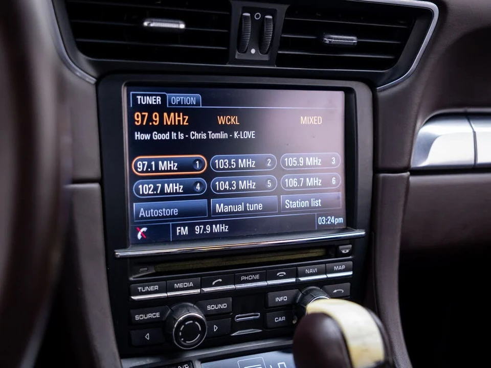 2013 Porsche 991 Carrera 4S - Image 25 of 31