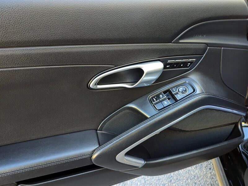 2013 Porsche 991 Carrera 4S - Image 16 of 31