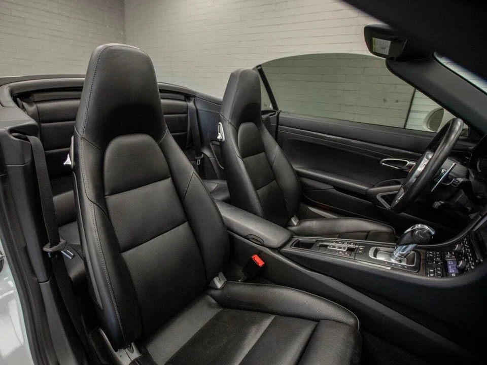 2013 Porsche 991 Carrera 4S - Image 25 of 31