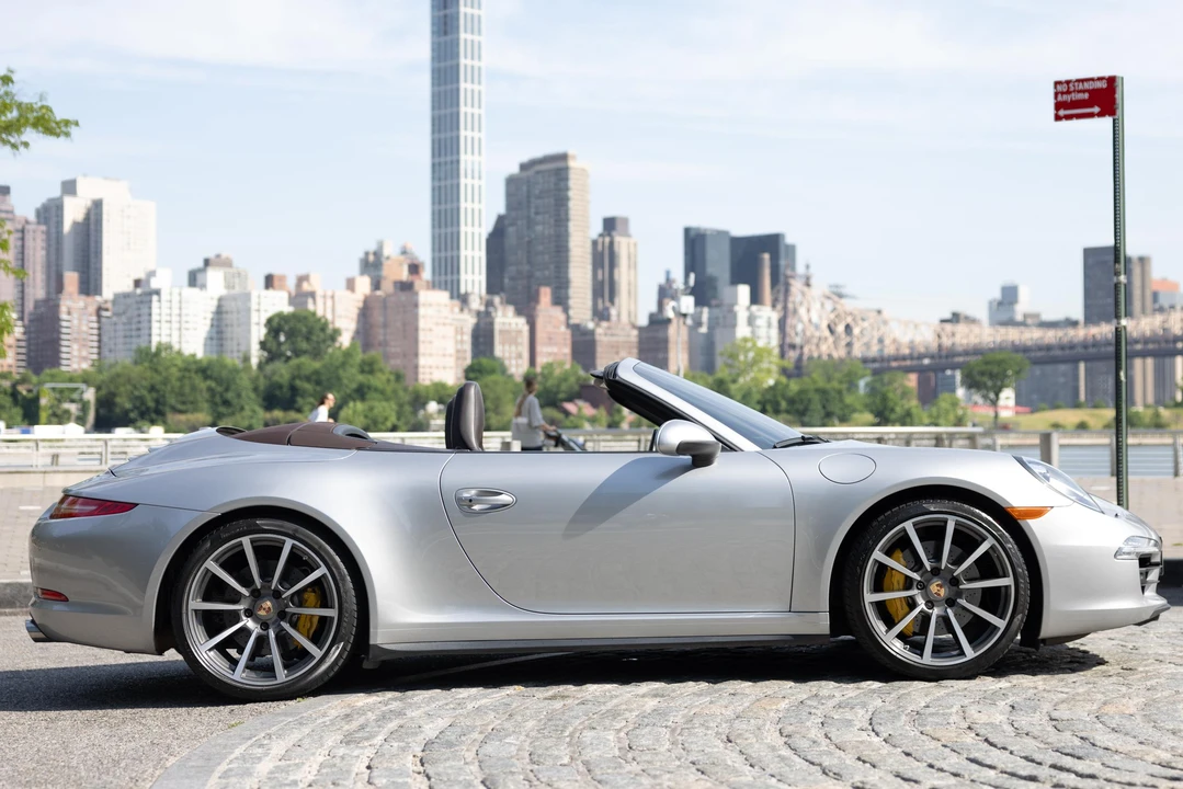 2013 Porsche 991 Carrera 4S - Image 9 of 31
