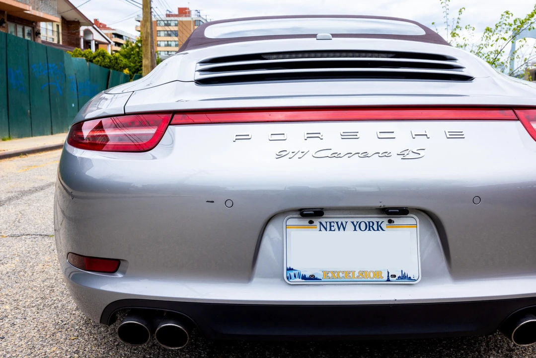 2013 Porsche 991 Carrera 4S - Image 30 of 31