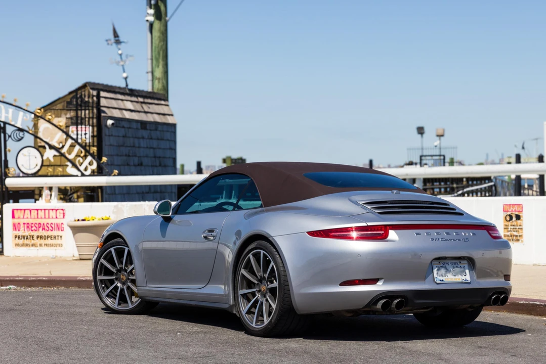 2013 Porsche 991 Carrera 4S - Image 15 of 31