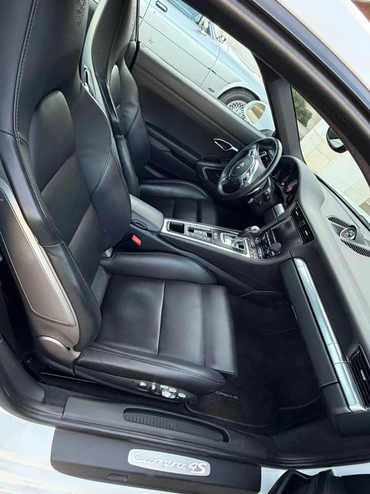 2013 Porsche 991 Carrera 4S - Image 6 of 9
