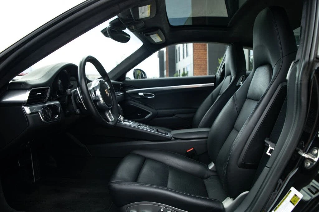 2013 Porsche 991 Carrera 4S - Image 25 of 31