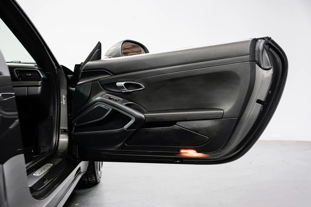 2013 Porsche 991 Carrera 4S - Image 26 of 31