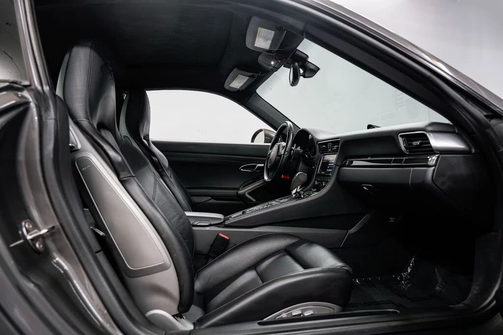 2013 Porsche 991 Carrera 4S - Image 29 of 31