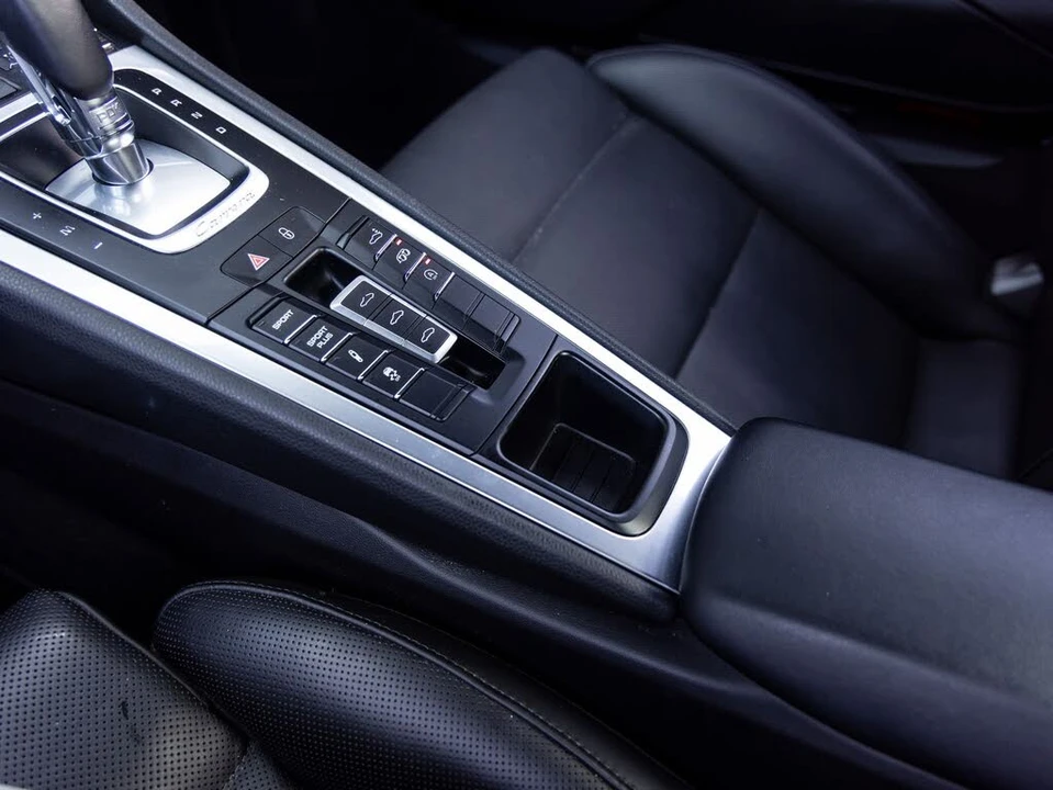 2013 Porsche 991 Carrera 4S - Image 18 of 31