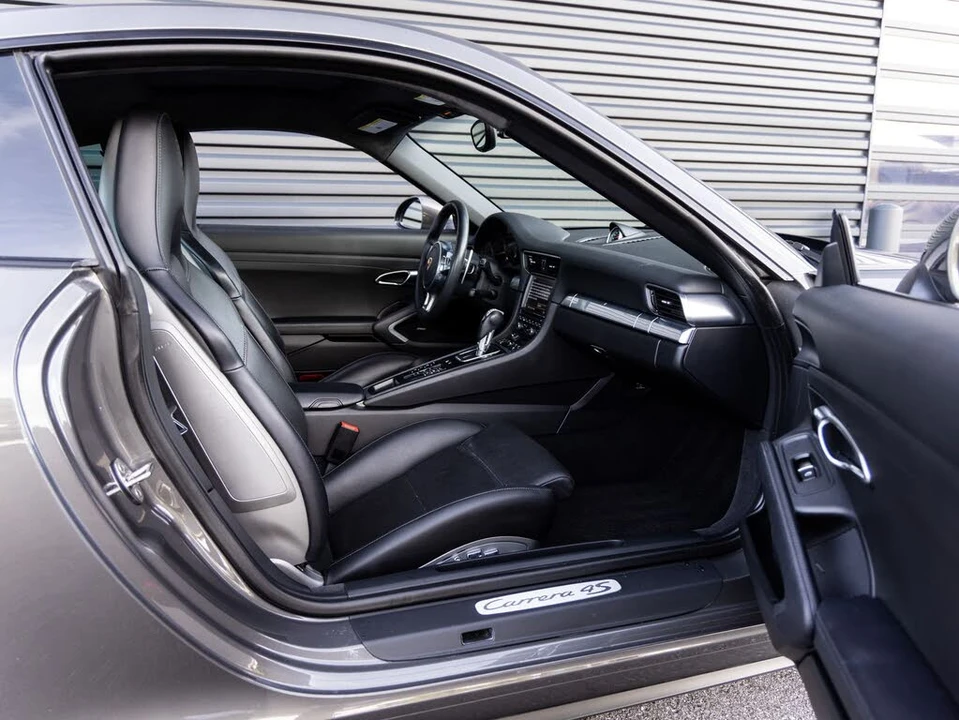 2013 Porsche 991 Carrera 4S - Image 28 of 31