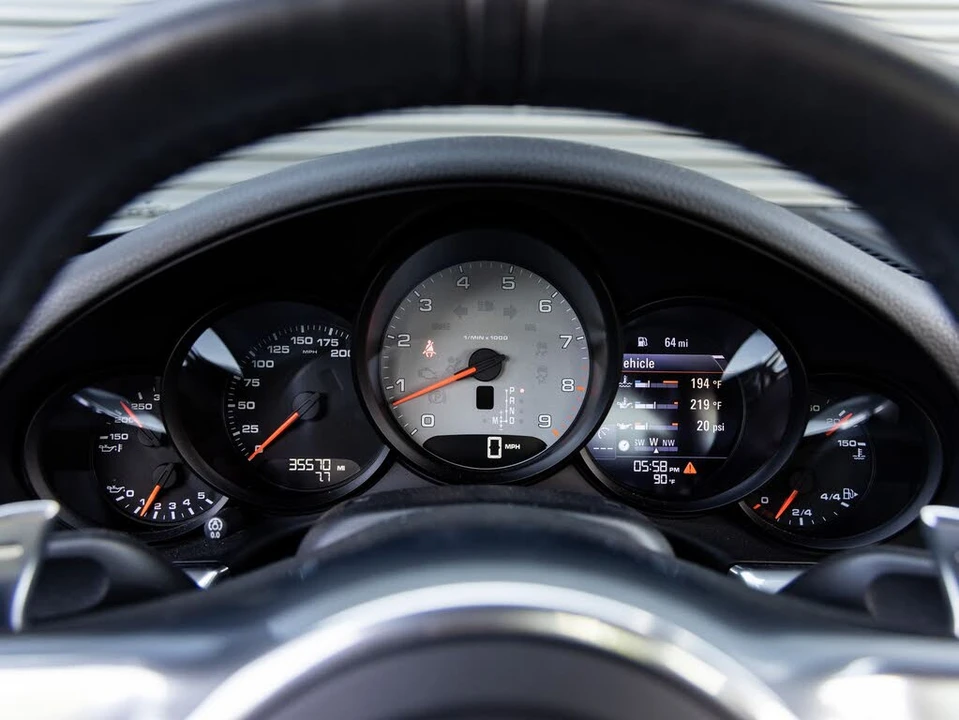2013 Porsche 991 Carrera 4S - Image 13 of 31