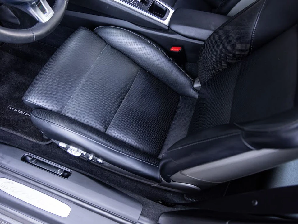 2013 Porsche 991 Carrera 4S - Image 21 of 31