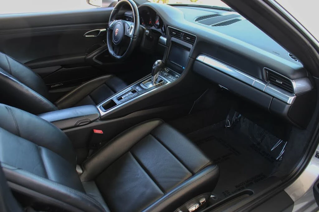 2013 Porsche 991 Carrera 4S - Image 17 of 31