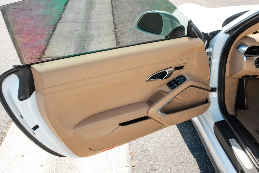2013 Porsche 991 Carrera 4S - Image 17 of 31
