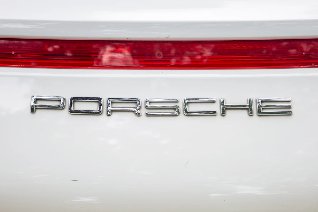 2013 Porsche 991 Carrera 4S - Image 25 of 31