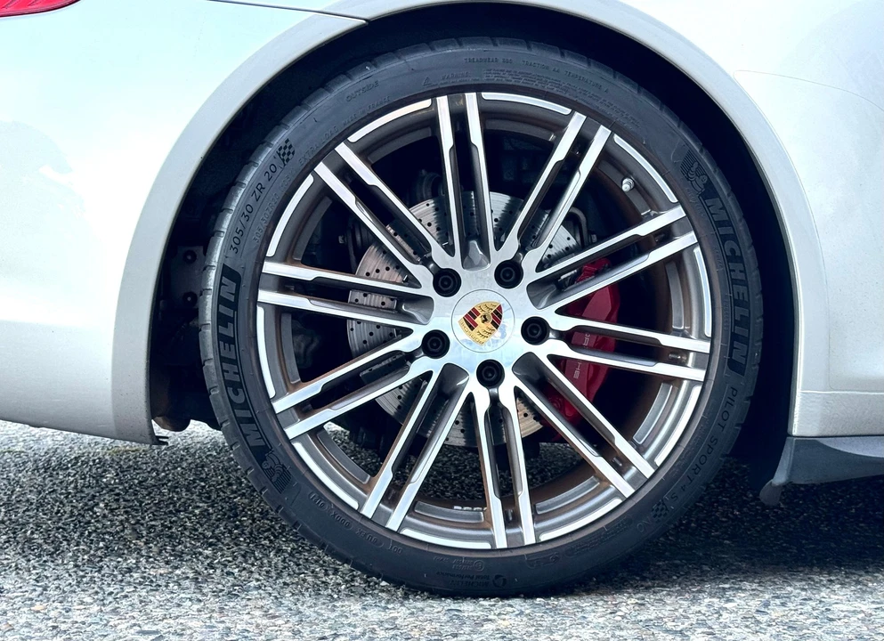 2013 Porsche 991 Carrera 4S - Image 16 of 19