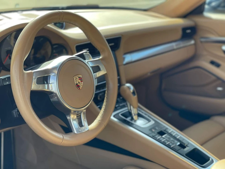 2013 Porsche 991 Carrera 4S - Image 10 of 15