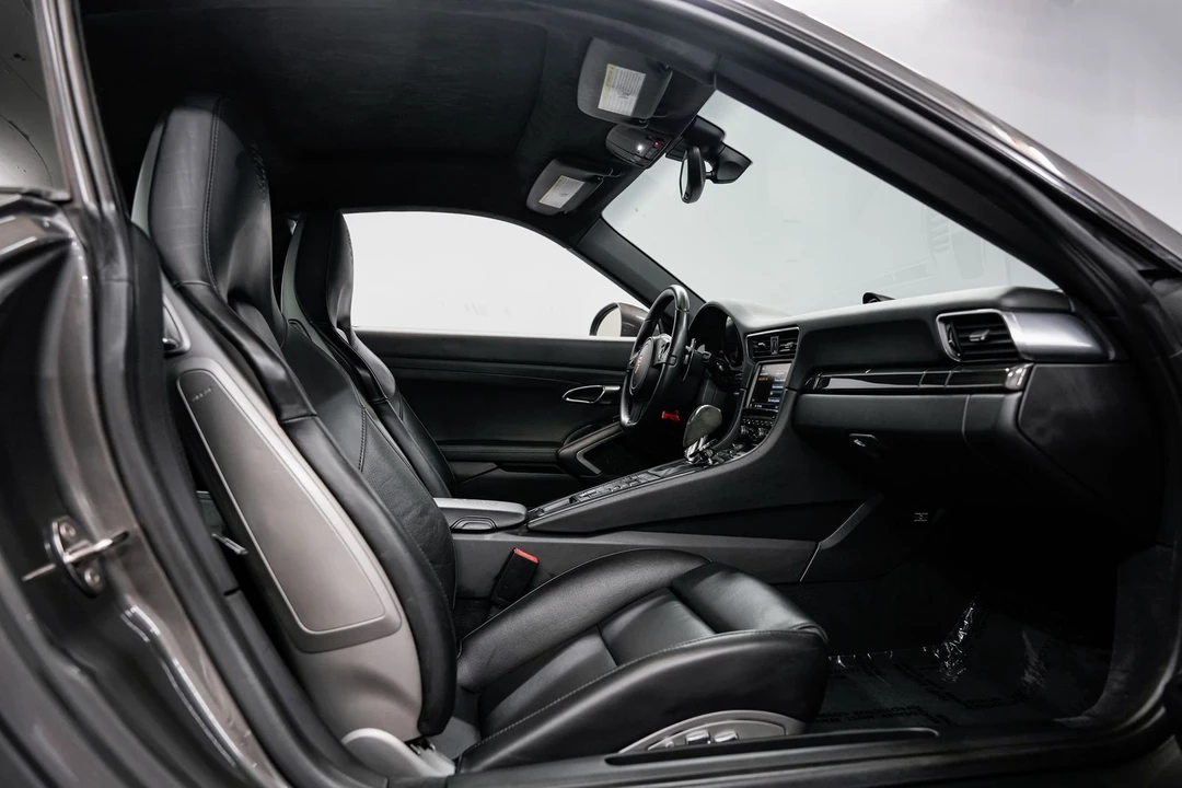 2013 Porsche 991 Carrera 4S - Image 29 of 31