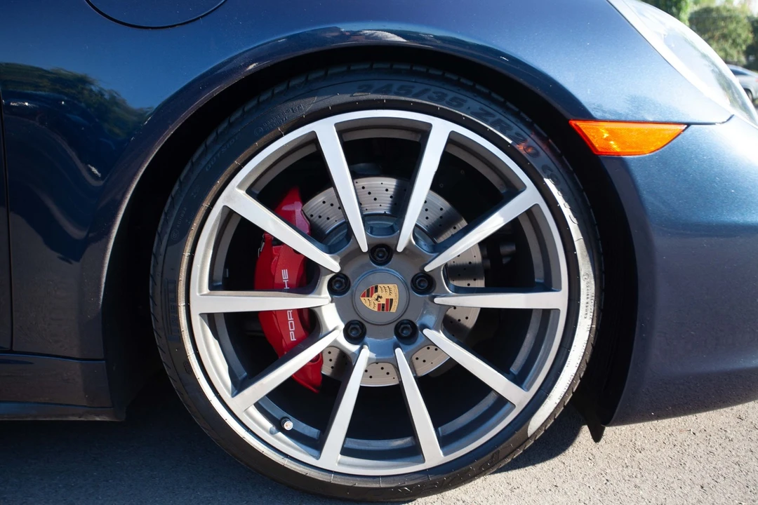 2013 Porsche 991 Carrera 4S - Image 22 of 31