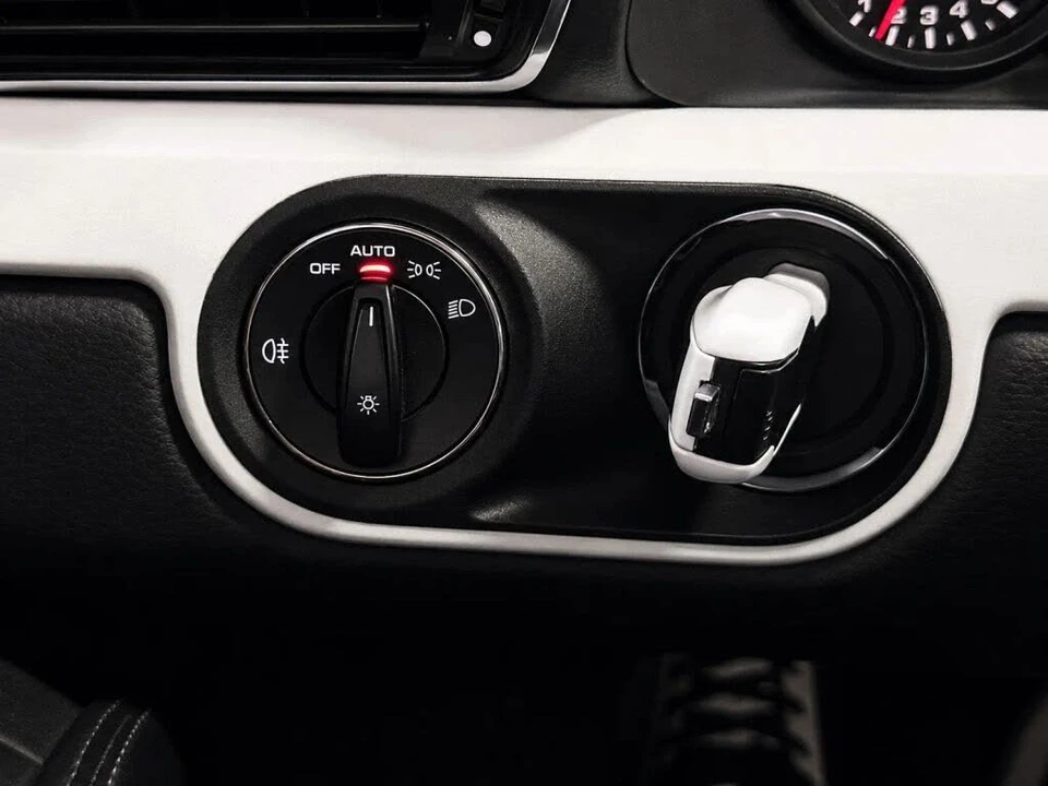 2013 Porsche 991 Carrera - Image 26 of 31