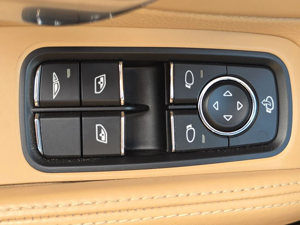 2013 Porsche 991 Carrera - Image 18 of 25