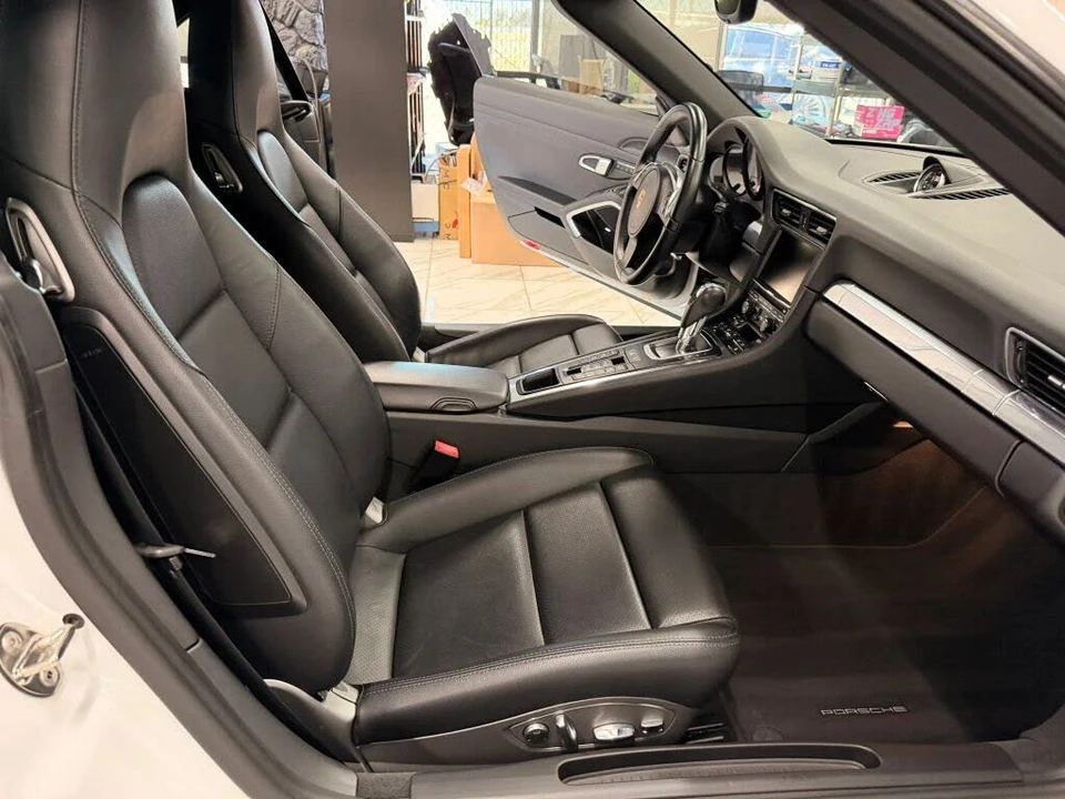 2013 Porsche 991 Carrera - Image 11 of 17