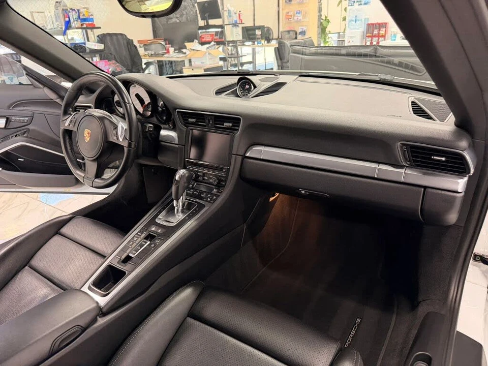 2013 Porsche 991 Carrera - Image 14 of 17