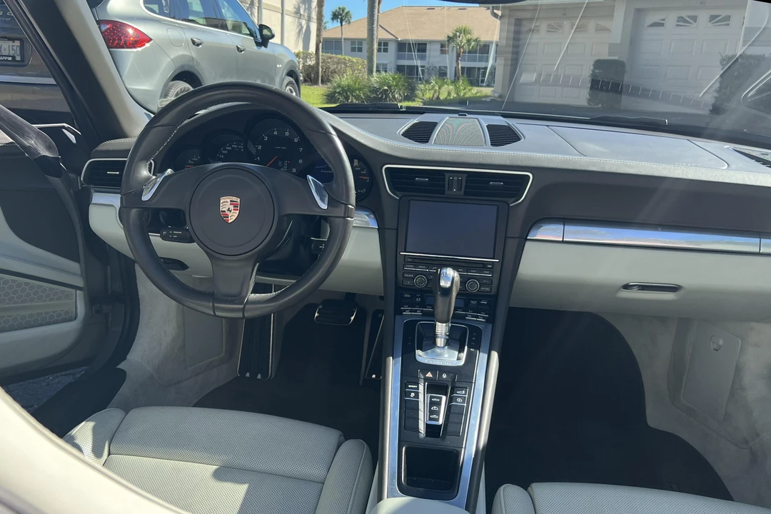 2013 Porsche 991 Carrera - Image 31 of 31
