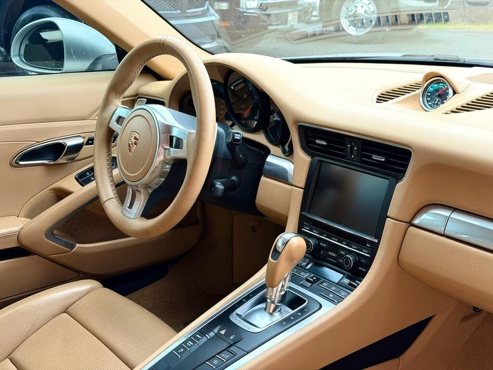 2013 Porsche 991 Carrera - Image 17 of 19
