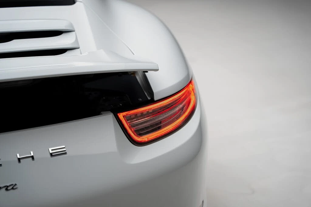 2013 Porsche 991 Carrera - Image 28 of 31
