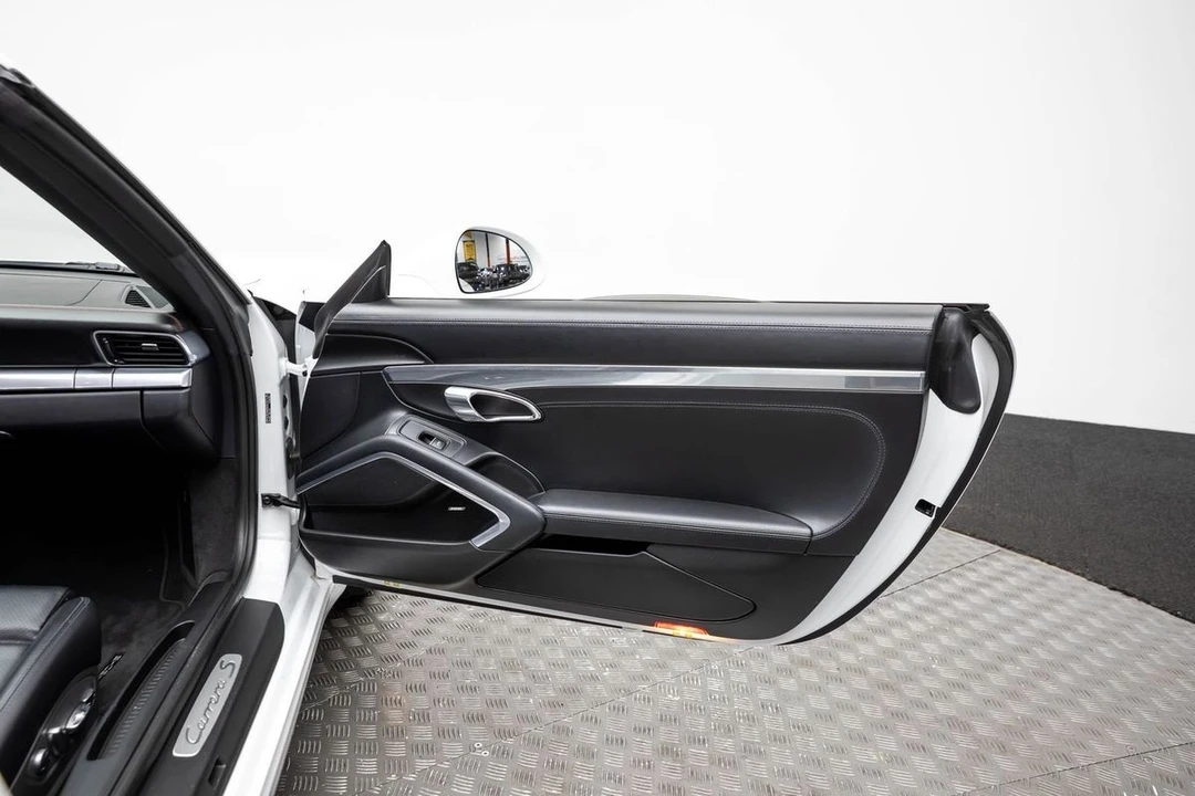 2013 Porsche 991 Carrera S - Image 16 of 31