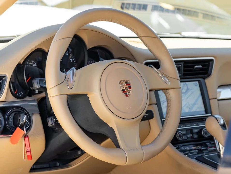 2013 Porsche 991 Carrera - Image 9 of 10