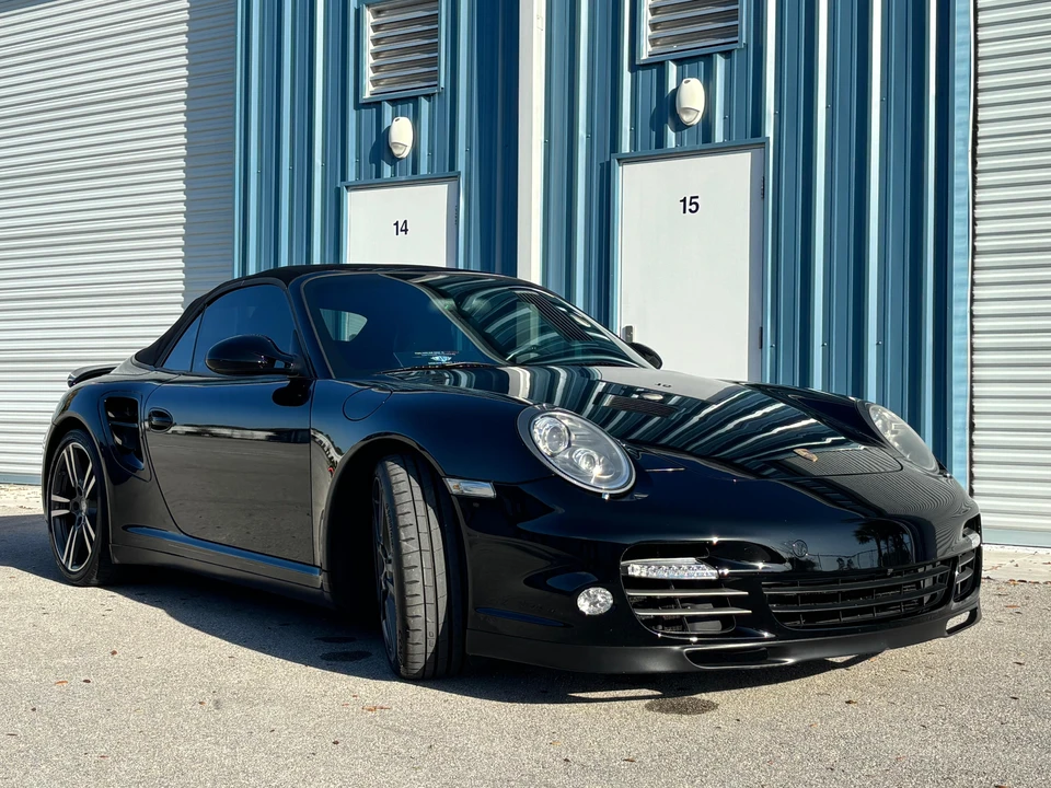 2013 Porsche 997 Turbo - Image 26 of 31