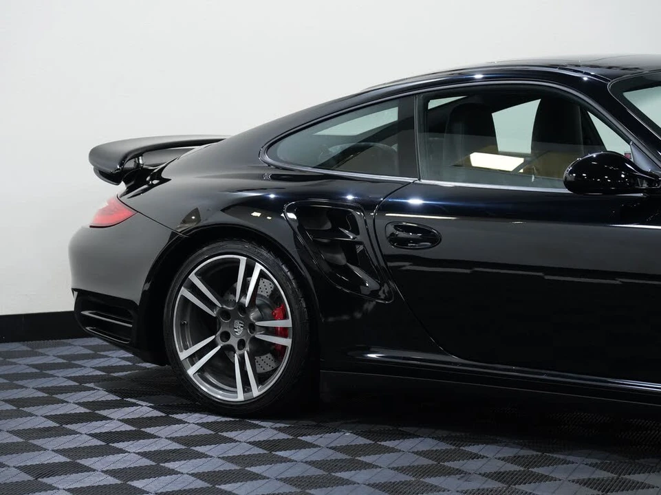 2013 Porsche 997 Turbo S - Image 14 of 31