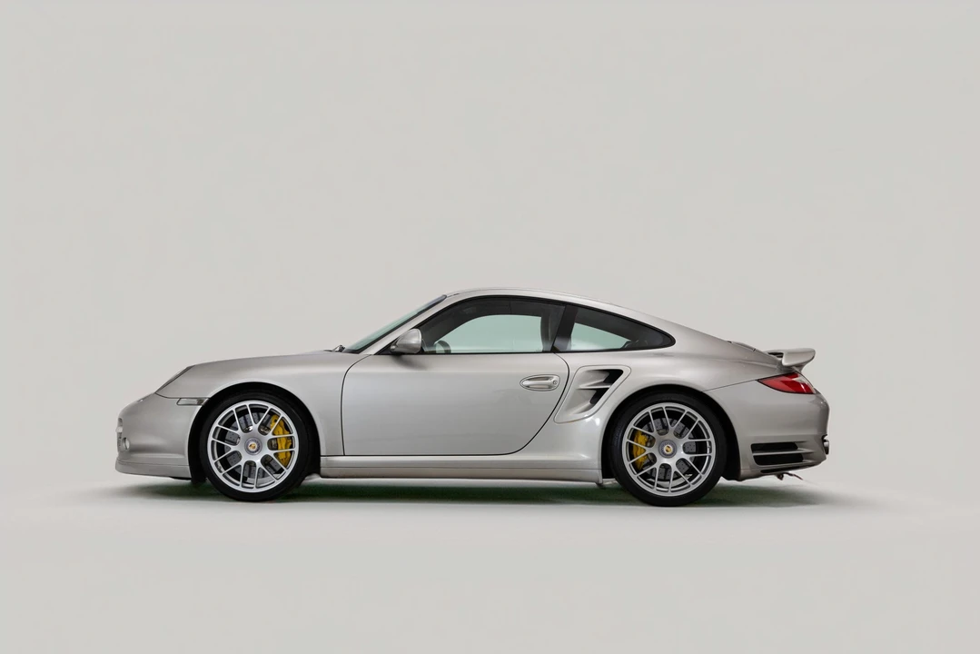 2013 Porsche 997 Turbo S - Image 16 of 31