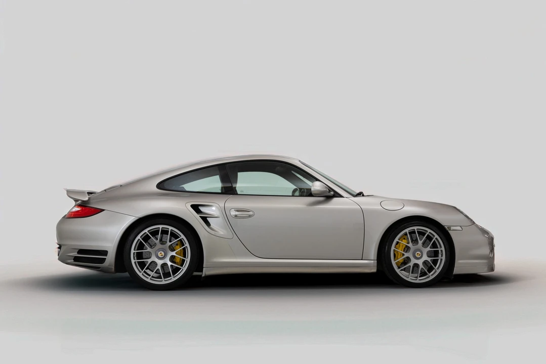 2013 Porsche 997 Turbo S - Image 22 of 31