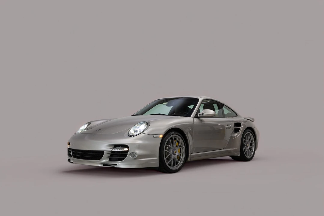 2013 Porsche 997 Turbo S - Image 15 of 31