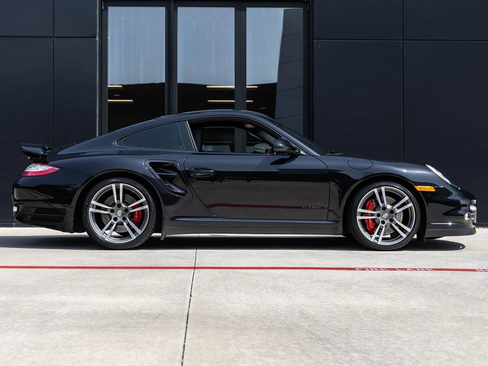 2013 Porsche 997 Turbo S - Image 12 of 31